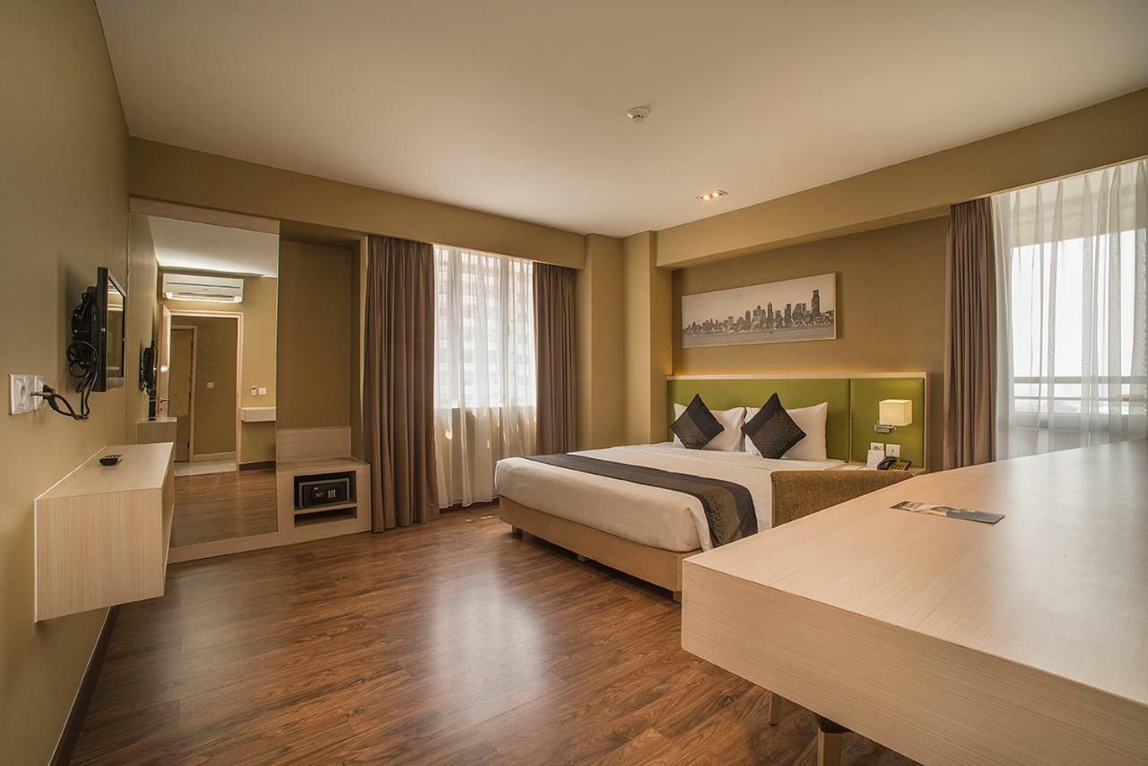 El Hotel จาการ์ตา ภายนอก รูปภาพ